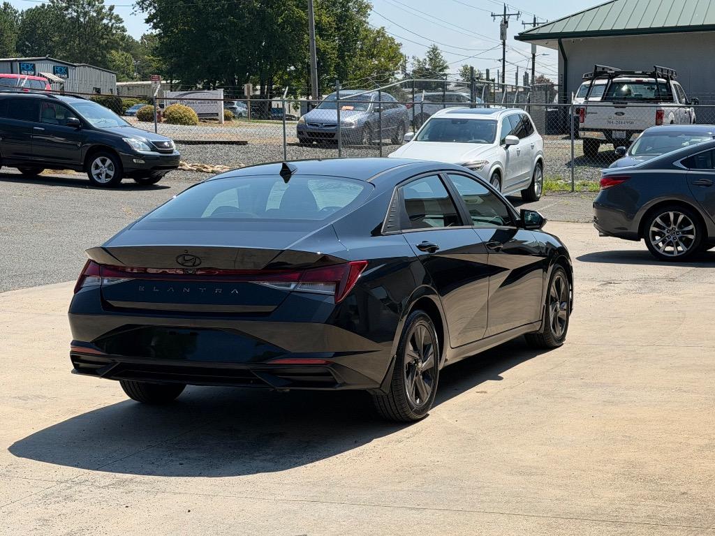 2022 Hyundai Elantra - $14,900