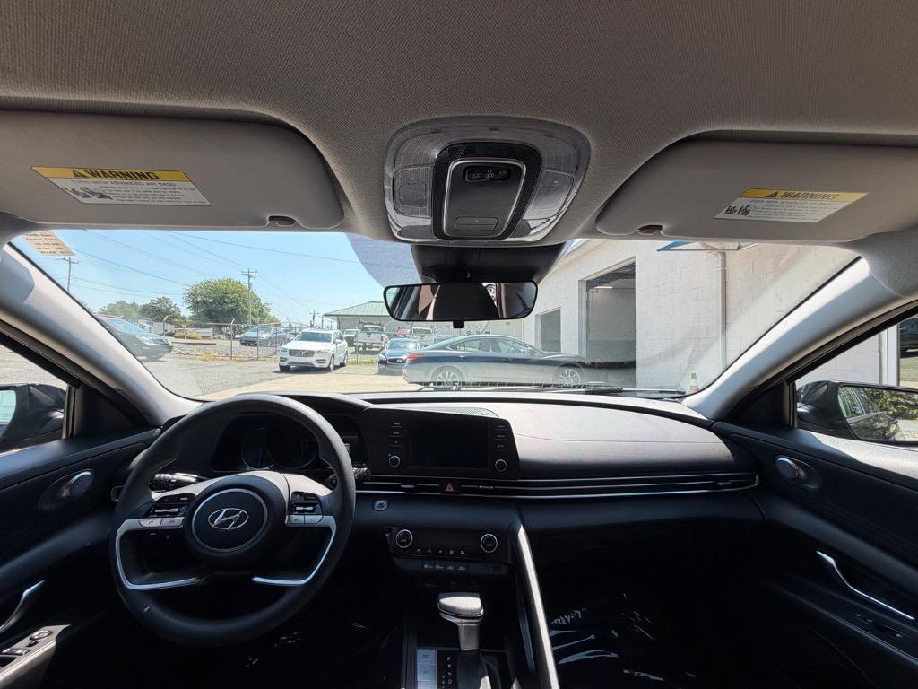 2022 Hyundai Elantra - $14,900