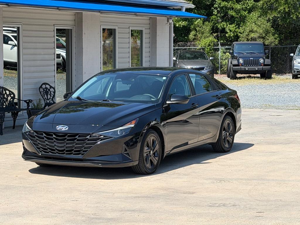 2022 Hyundai Elantra - $14,900