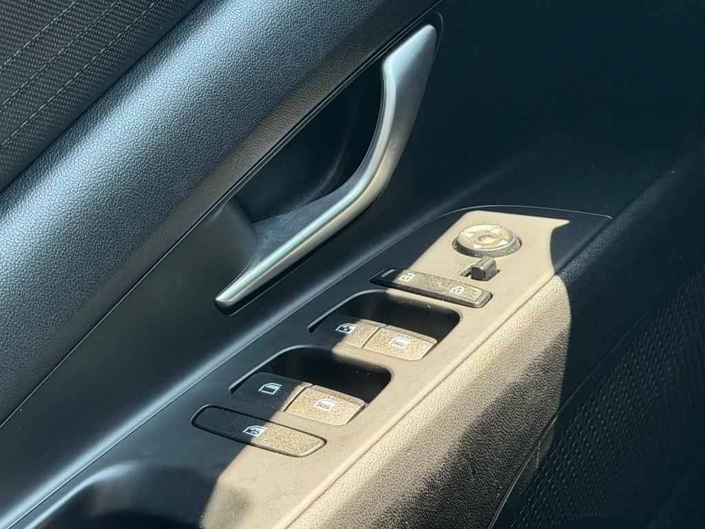 2022 Hyundai Elantra - $14,900