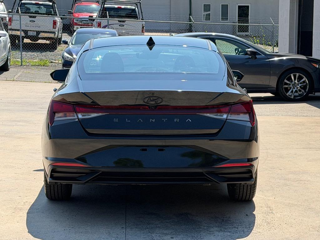 2022 Hyundai Elantra - $14,900