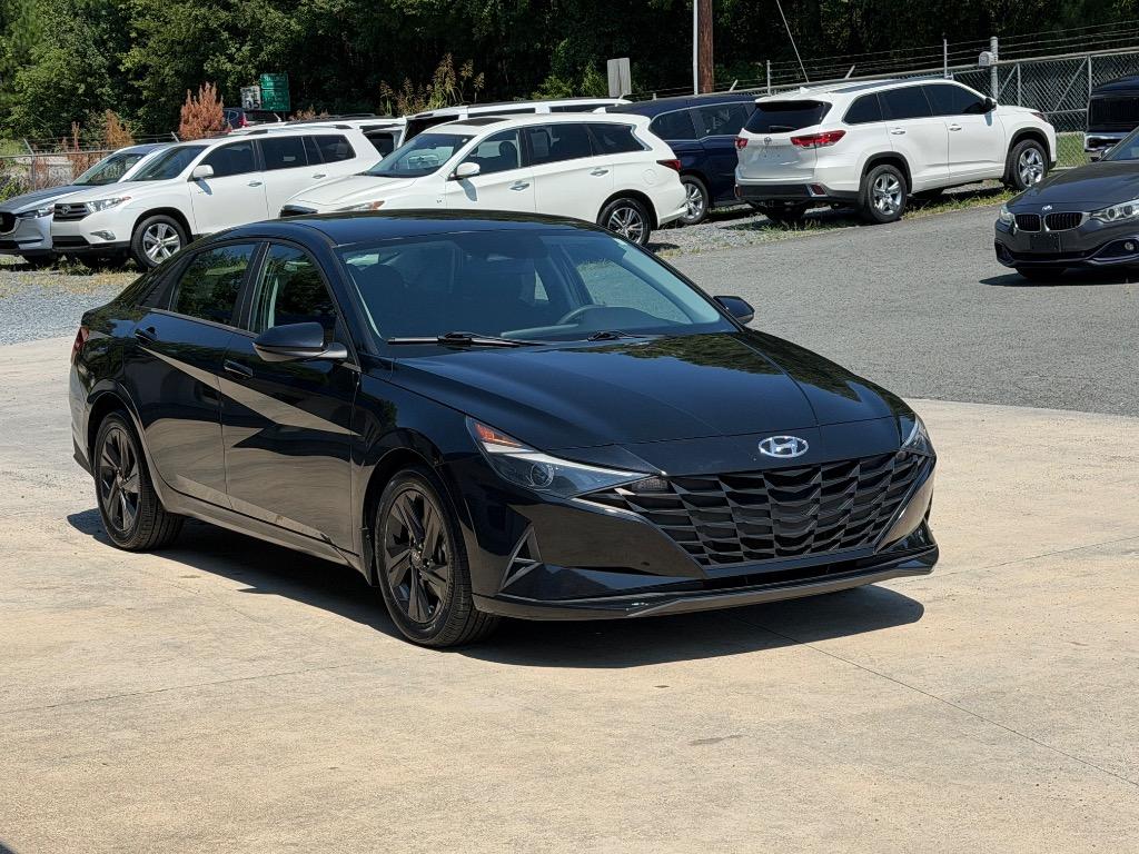 2022 Hyundai Elantra - $14,900