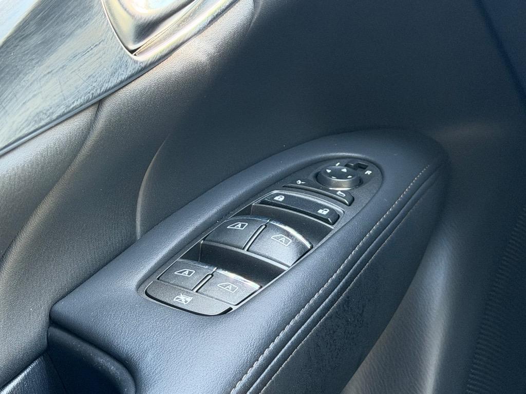 2017 INFINITI Q70 - $18,833
