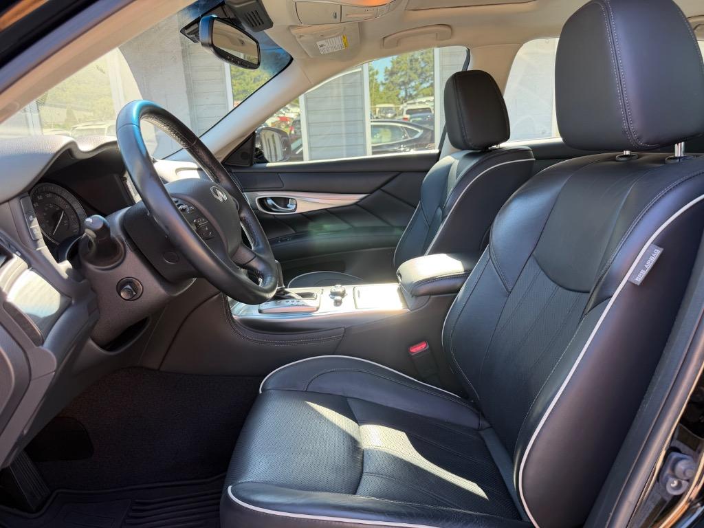2017 INFINITI Q70 - $18,833