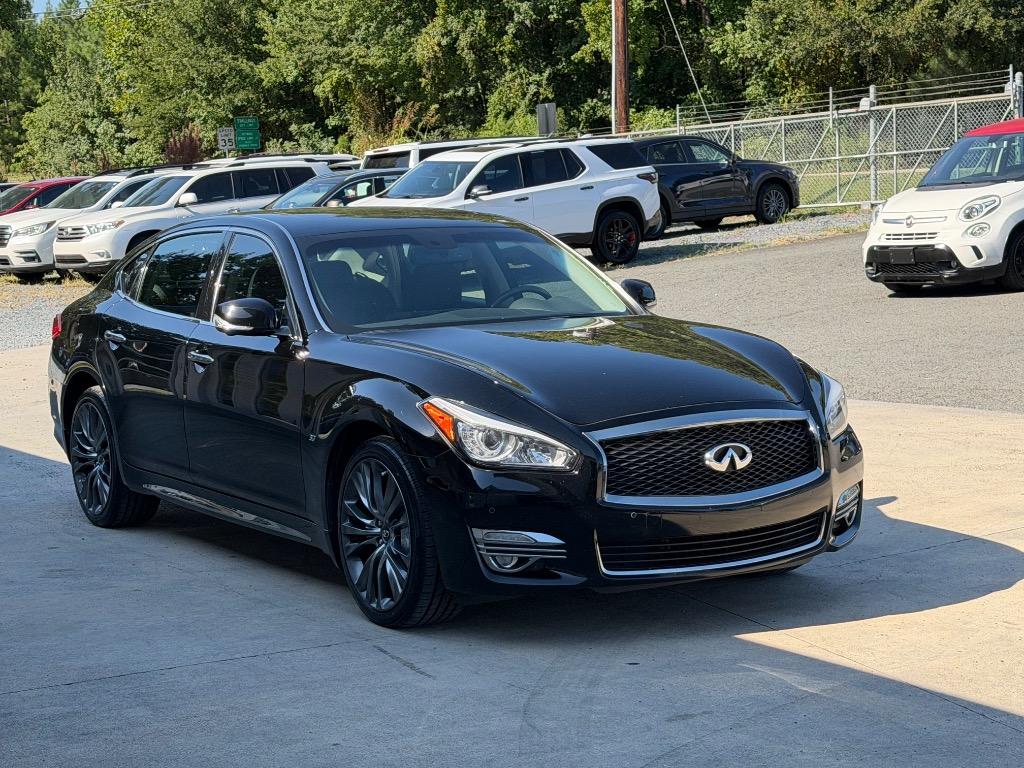 2017 INFINITI Q70 - $18,833