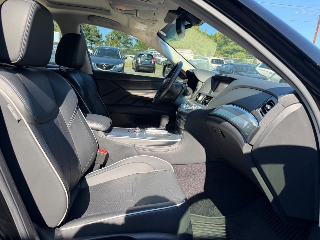 2017 INFINITI Q70 - $18,833