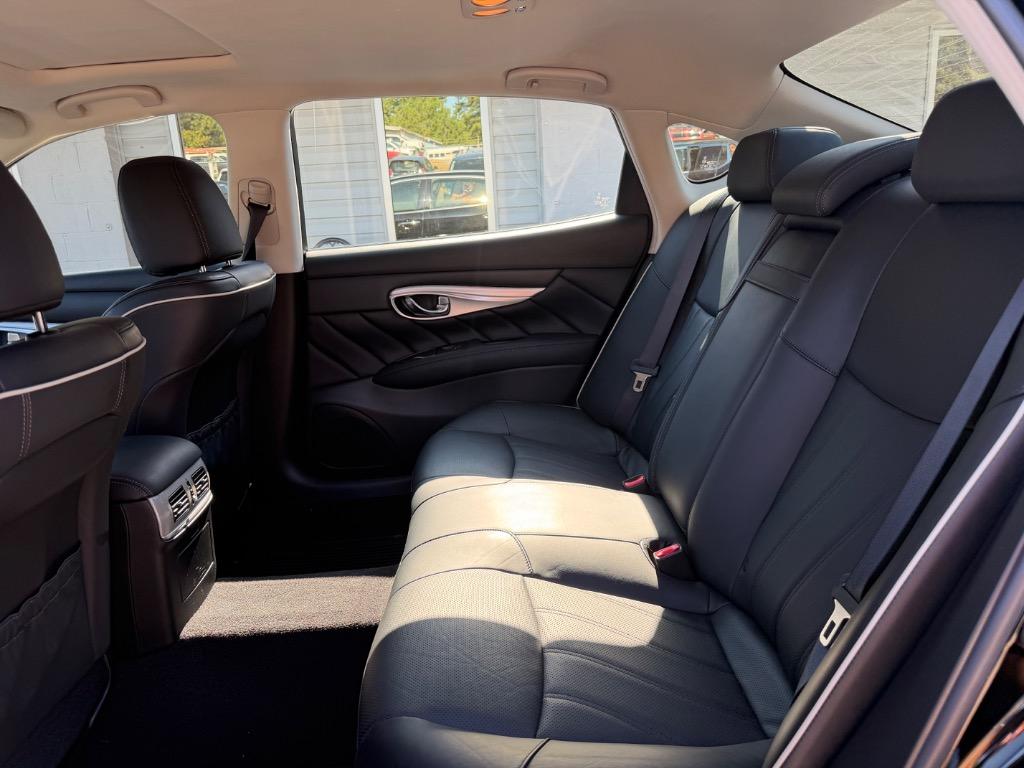 2017 INFINITI Q70 - $18,833