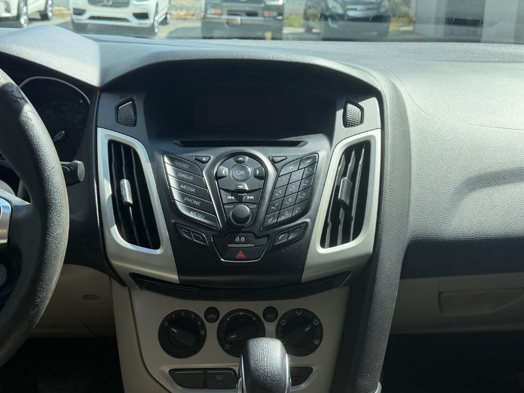 2014 Ford Focus - $4,490