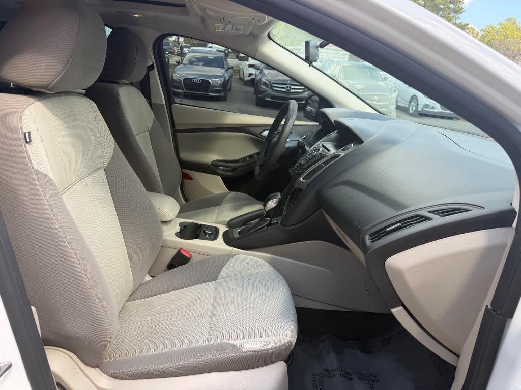 2014 Ford Focus - $4,490