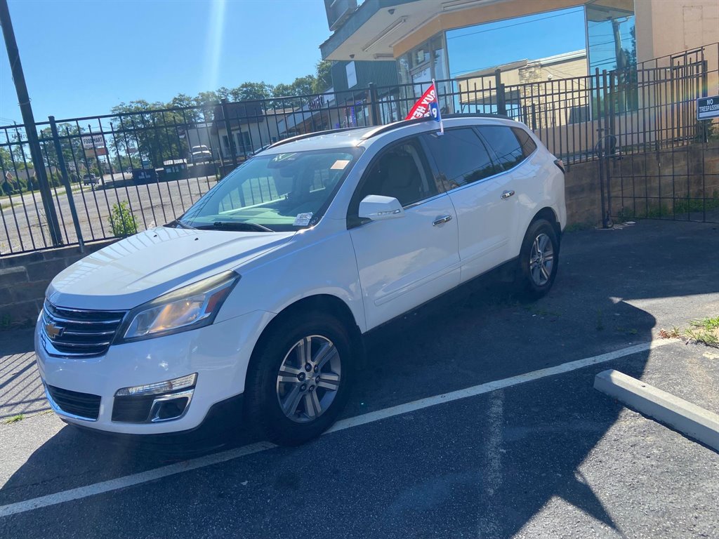 2016 Chevrolet Traverse LT photo