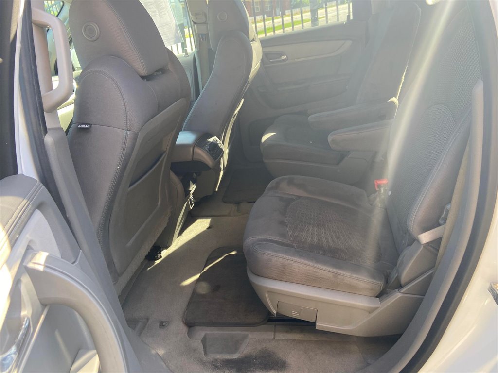 2016 Chevrolet Traverse - $9,500