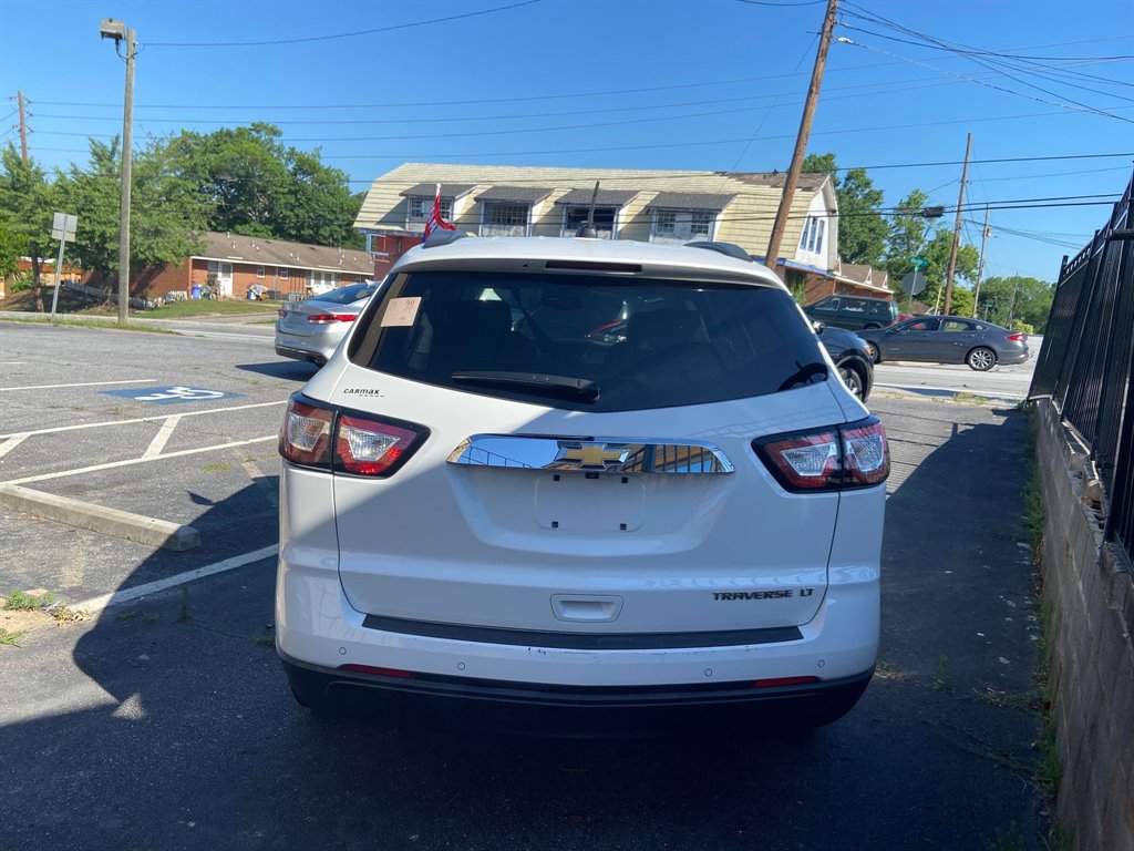 2016 Chevrolet Traverse LT photo
