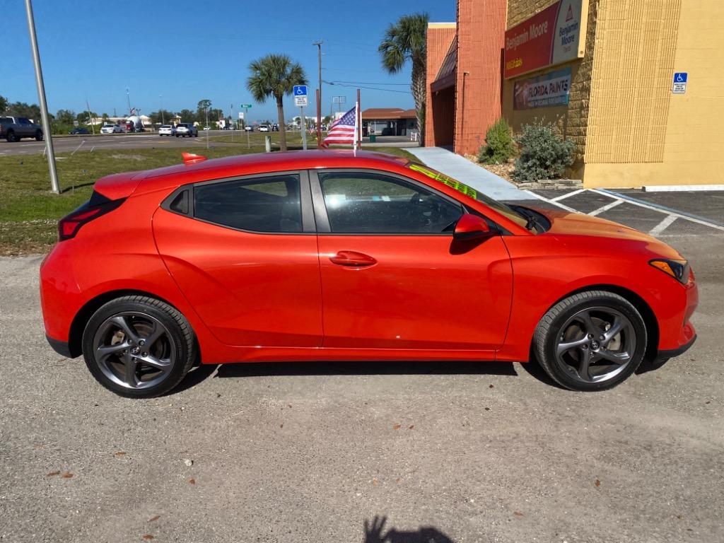 2020 Hyundai Veloster photo