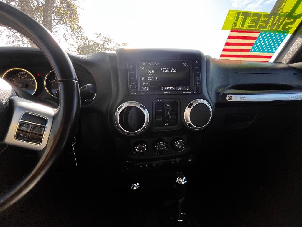 2017 Jeep Wrangler Unlimited Rubicon HA photo