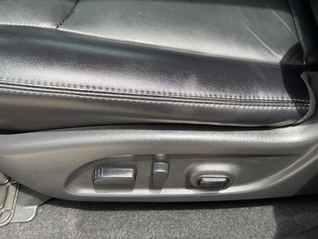 2020 Nissan Pathfinder SL photo