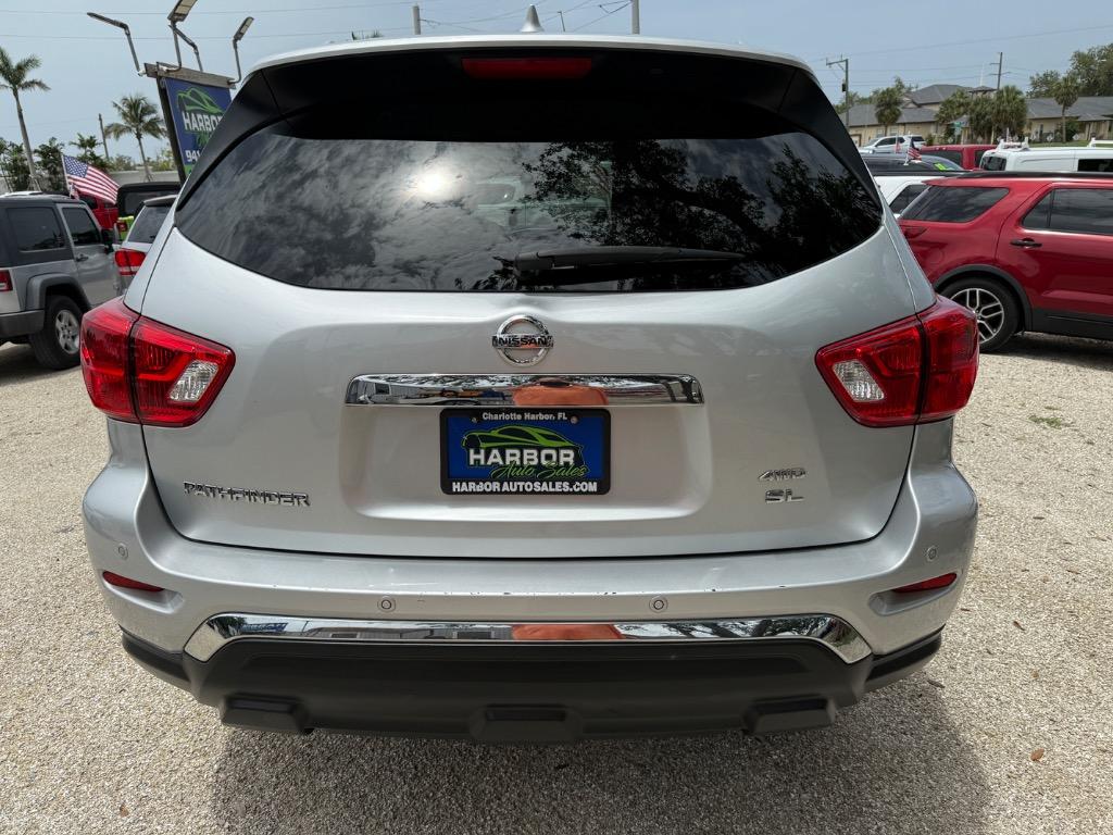 2020 Nissan Pathfinder SL photo