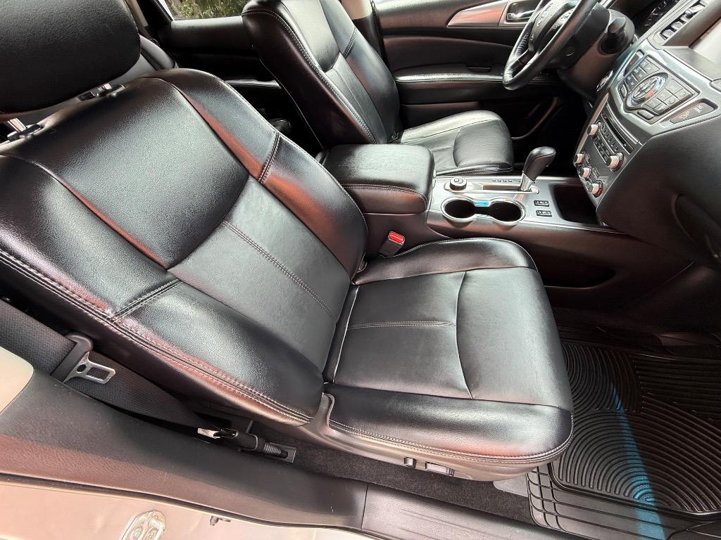 2020 Nissan Pathfinder SL photo