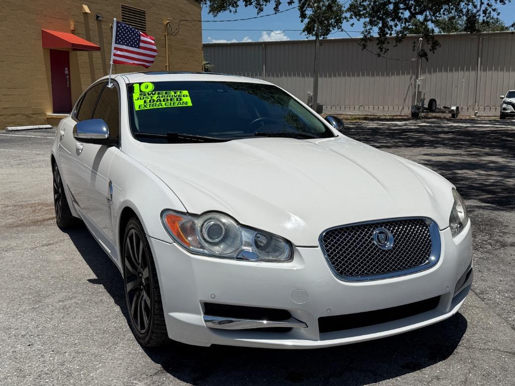 2010 Jaguar XF Luxury photo