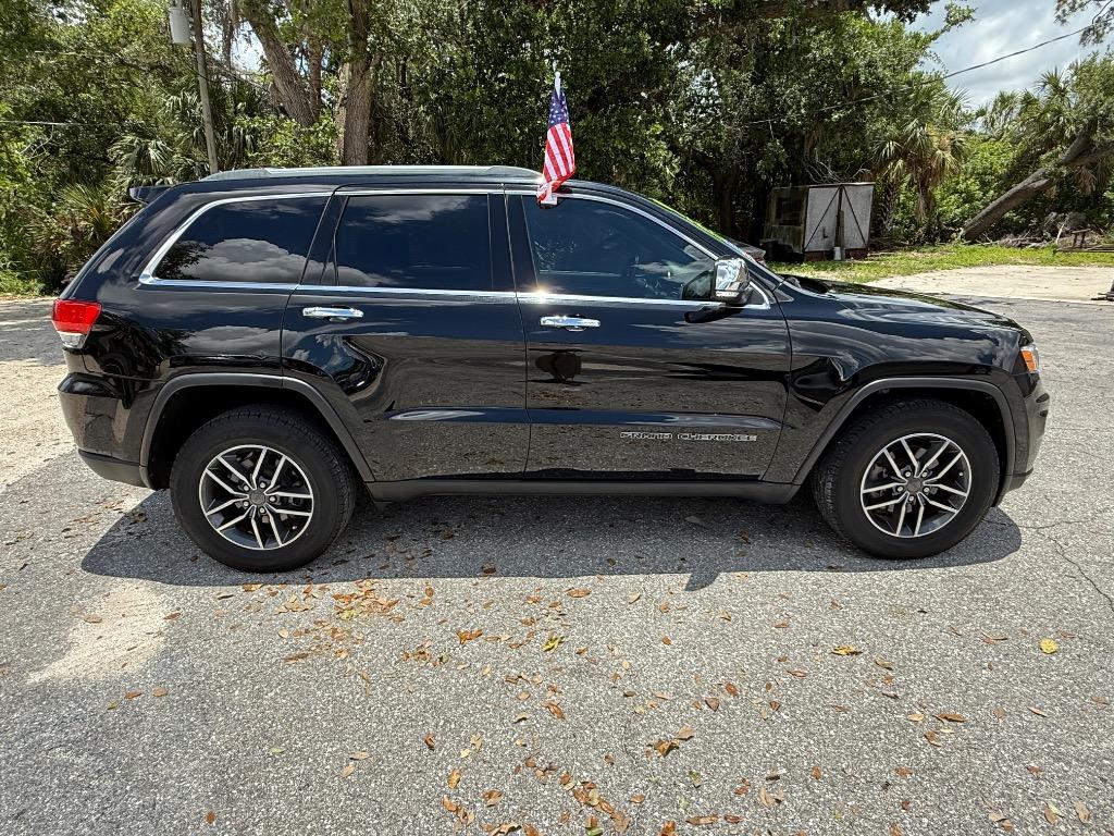 2019 Jeep Cherokee - $25,990