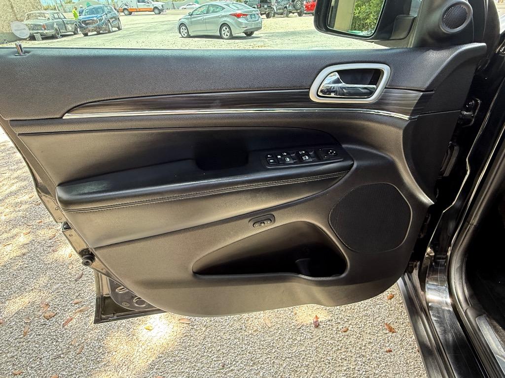 2019 Jeep Cherokee - $25,990