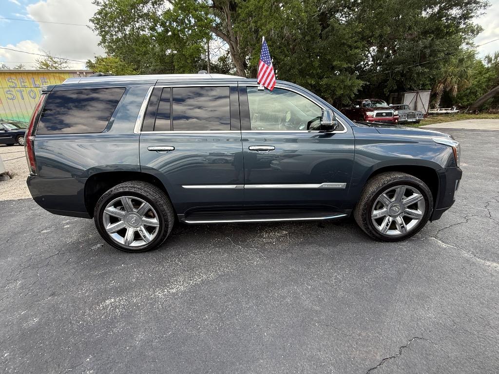2019 Cadillac Escalade - $34,990