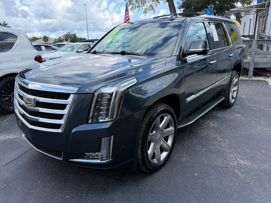 2019 Cadillac Escalade - $34,990