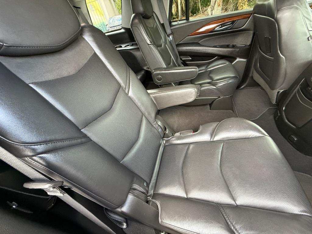 2019 Cadillac Escalade - $34,990