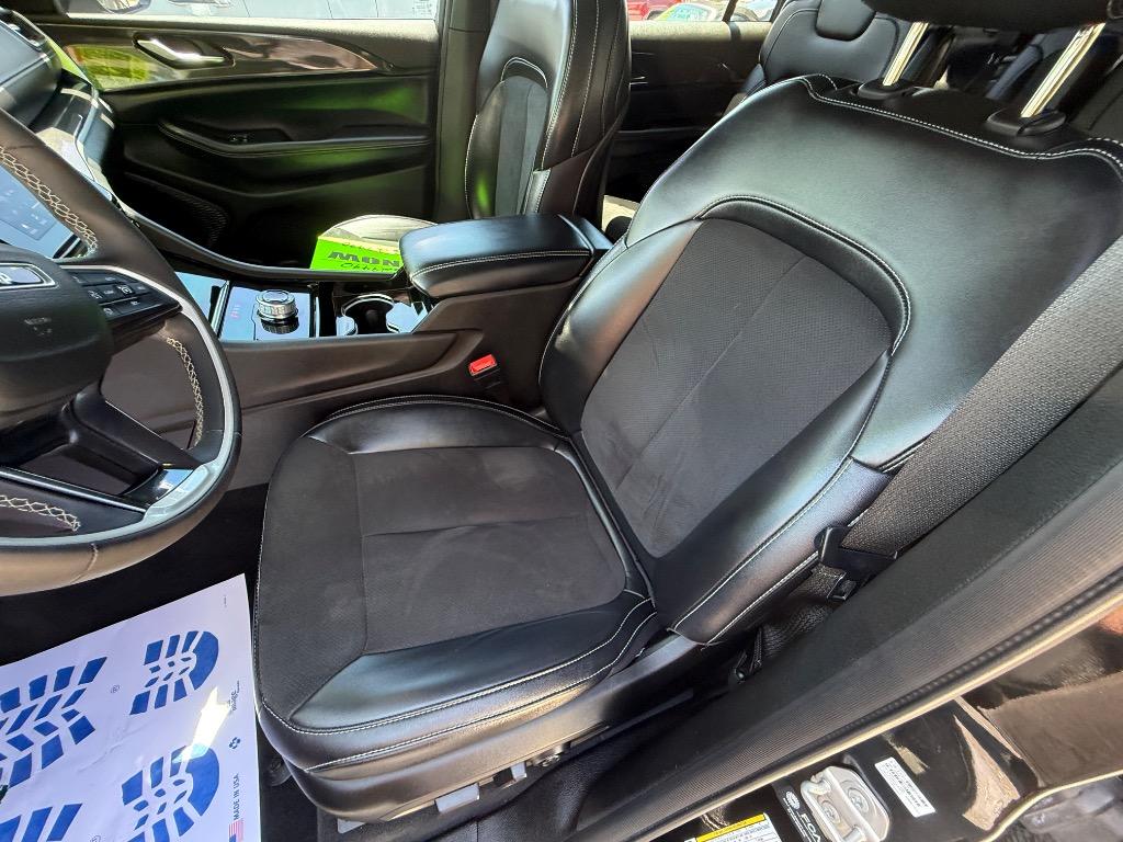 2023 Jeep Cherokee - $25,990