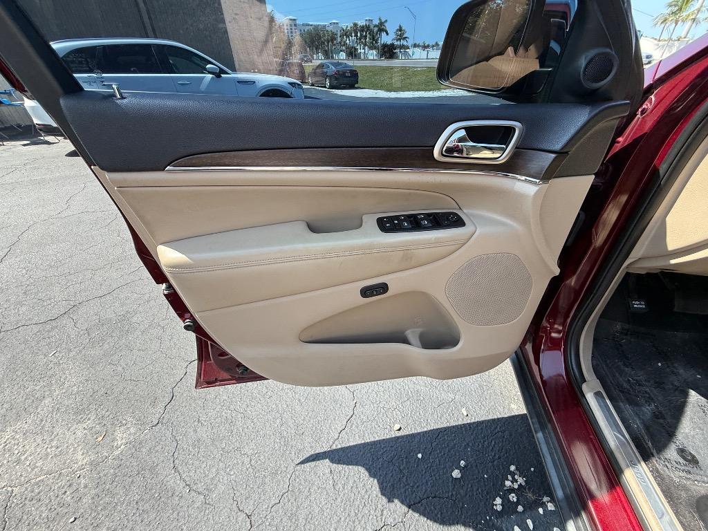 2017 Jeep Cherokee - $15,990