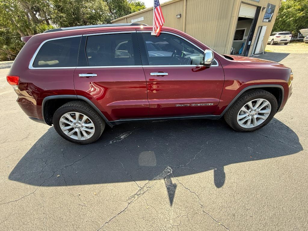 2017 Jeep Cherokee - $15,990