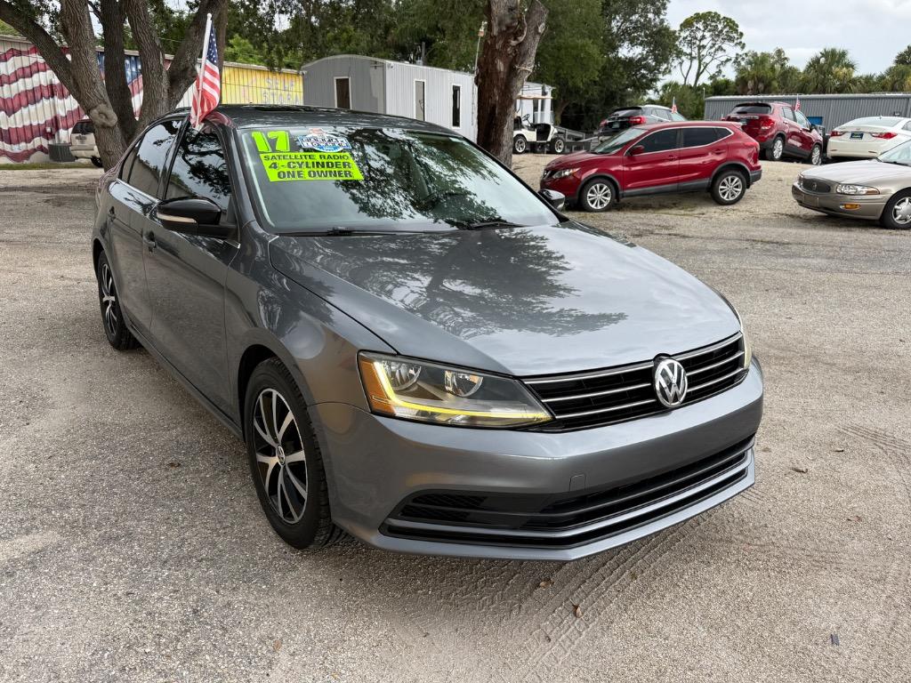 2017 Volkswagen Jetta - $10,990