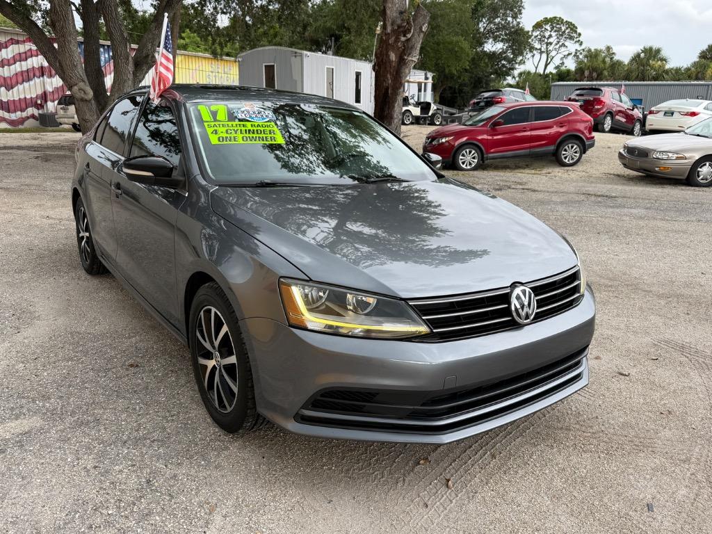 2017 Volkswagen Jetta - $10,990
