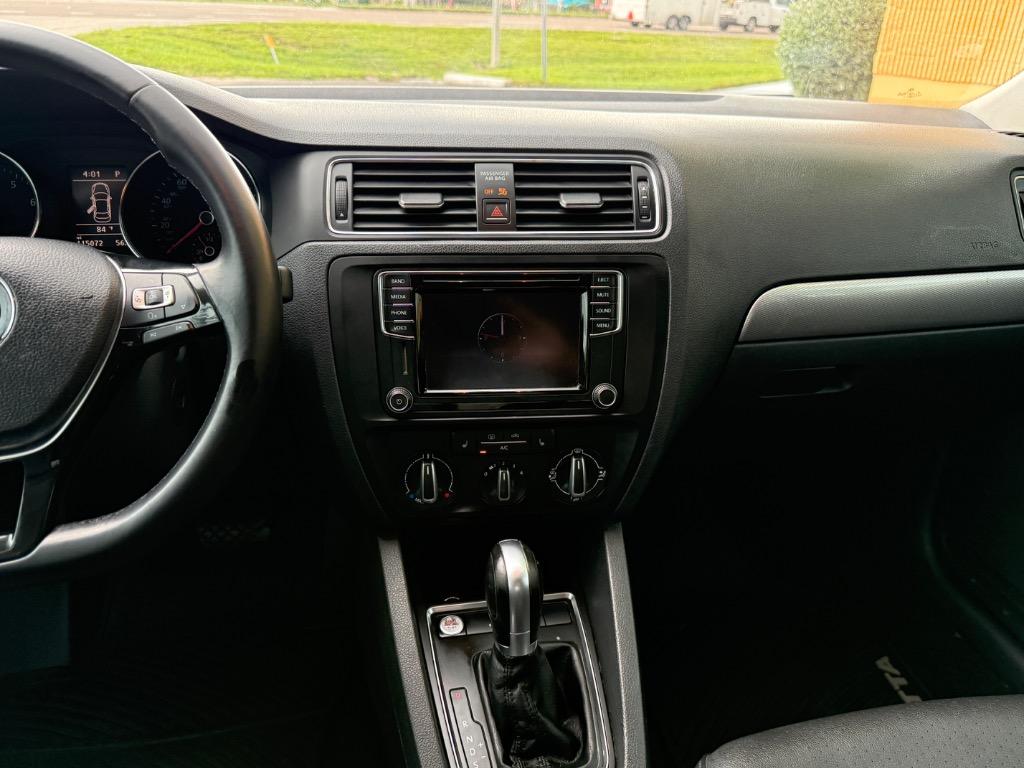 2017 Volkswagen Jetta - $10,990