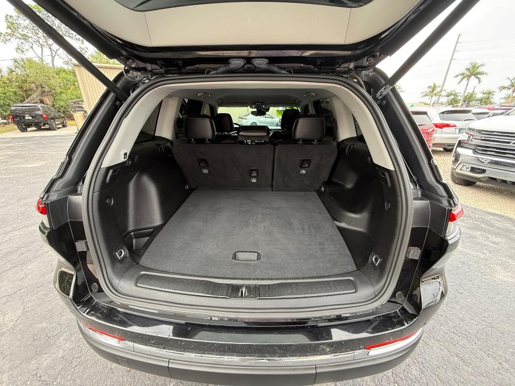 2023 Jeep Cherokee - $26,990