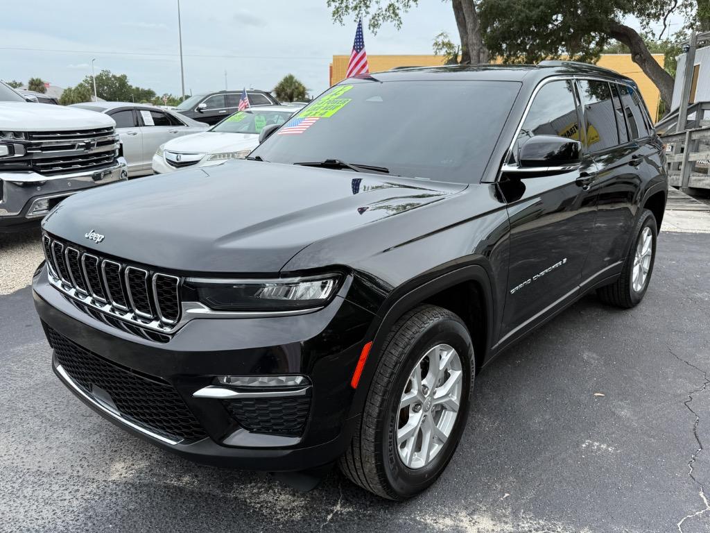 2023 Jeep Cherokee - $26,990