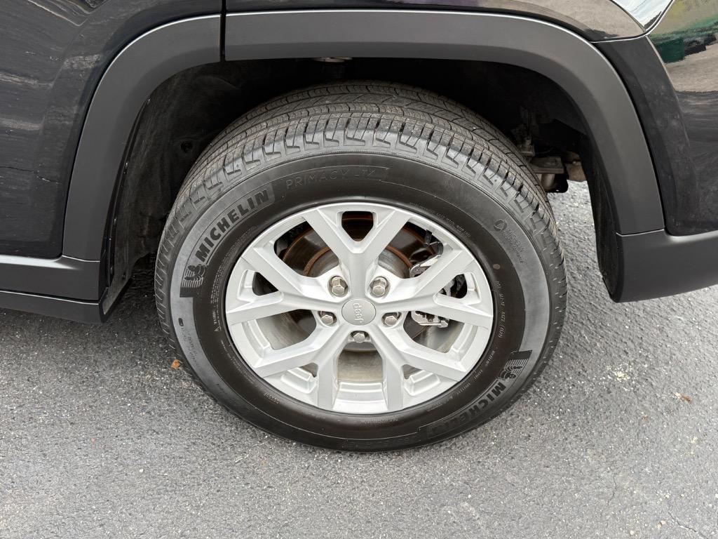 2023 Jeep Cherokee - $26,990