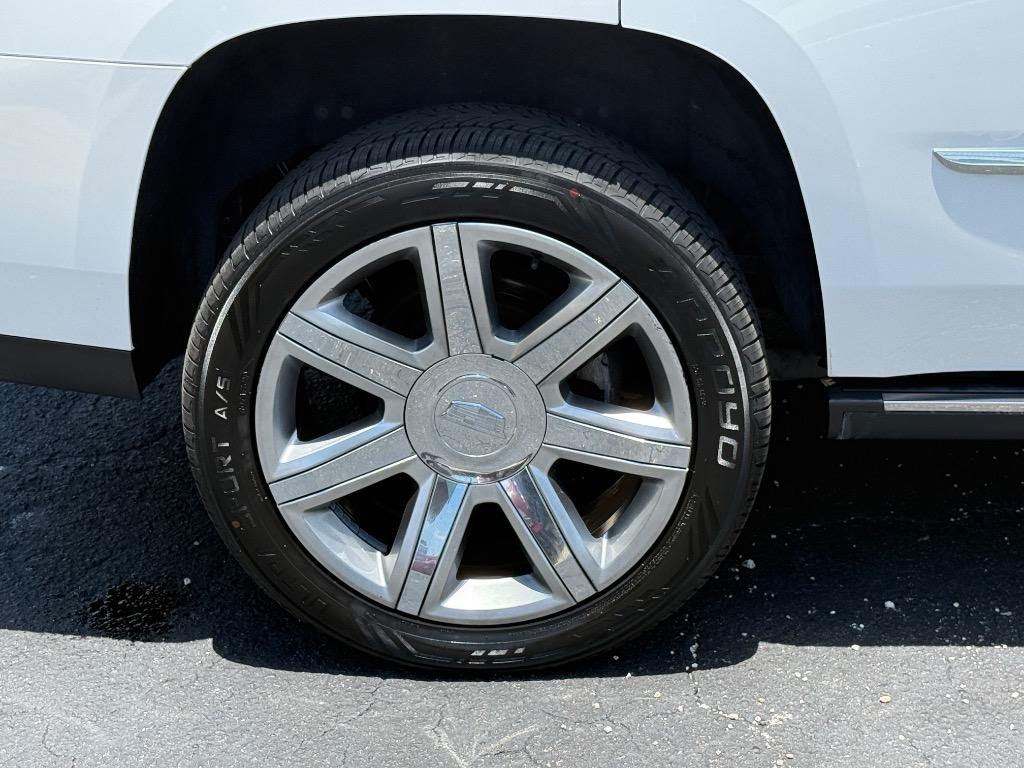 2016 Cadillac Escalade - $26,990