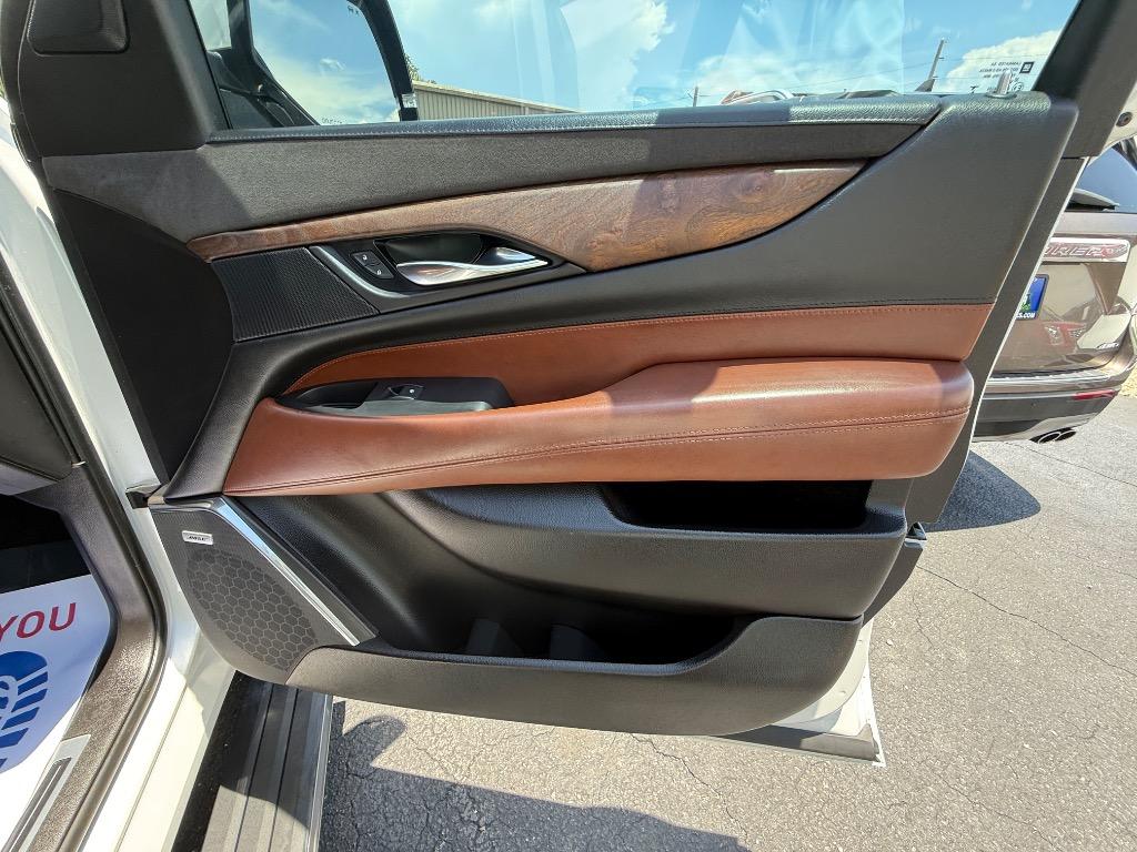 2016 Cadillac Escalade - $26,990