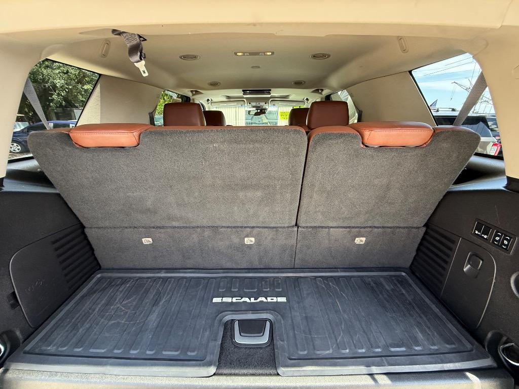 2016 Cadillac Escalade - $26,990