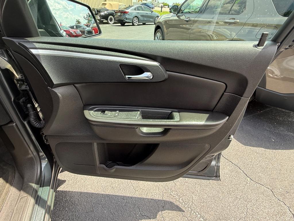 2012 Chevrolet Traverse - $12,990