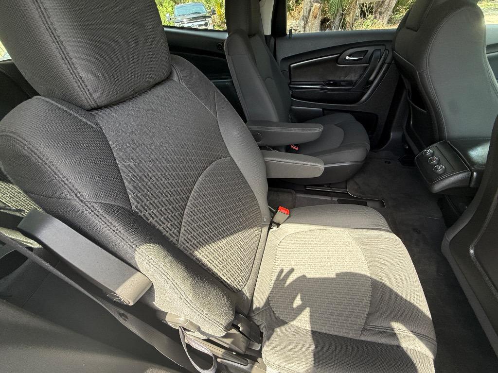 2012 Chevrolet Traverse - $12,990