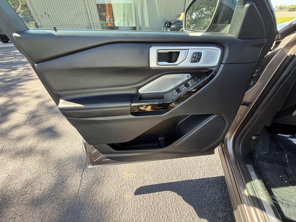 2021 Ford Explorer - $32,990