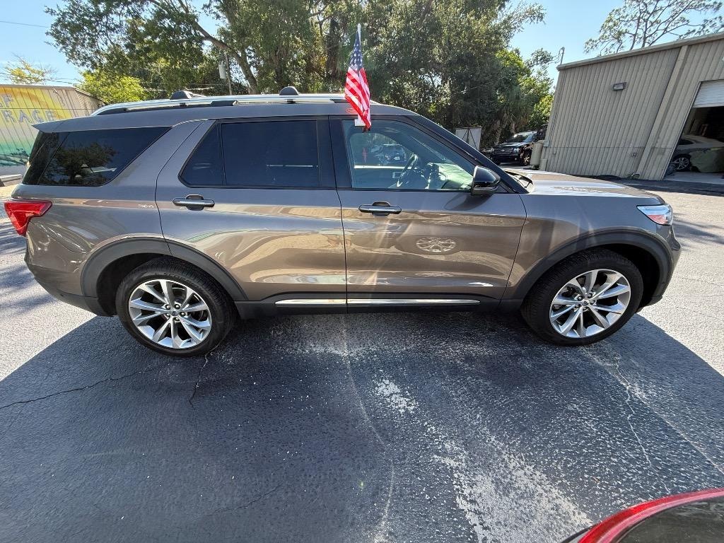 2021 Ford Explorer - $32,990