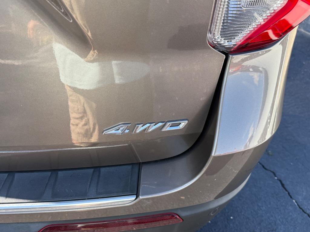 2021 Ford Explorer - $32,990