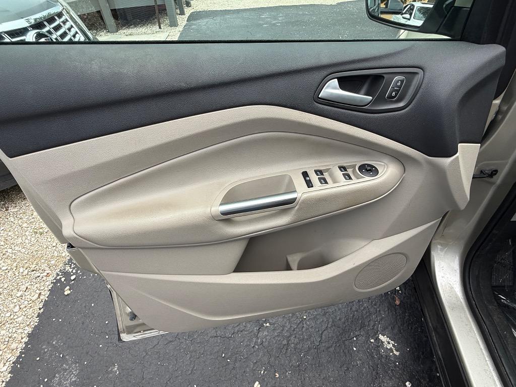 2018 Ford Escape - $15,990