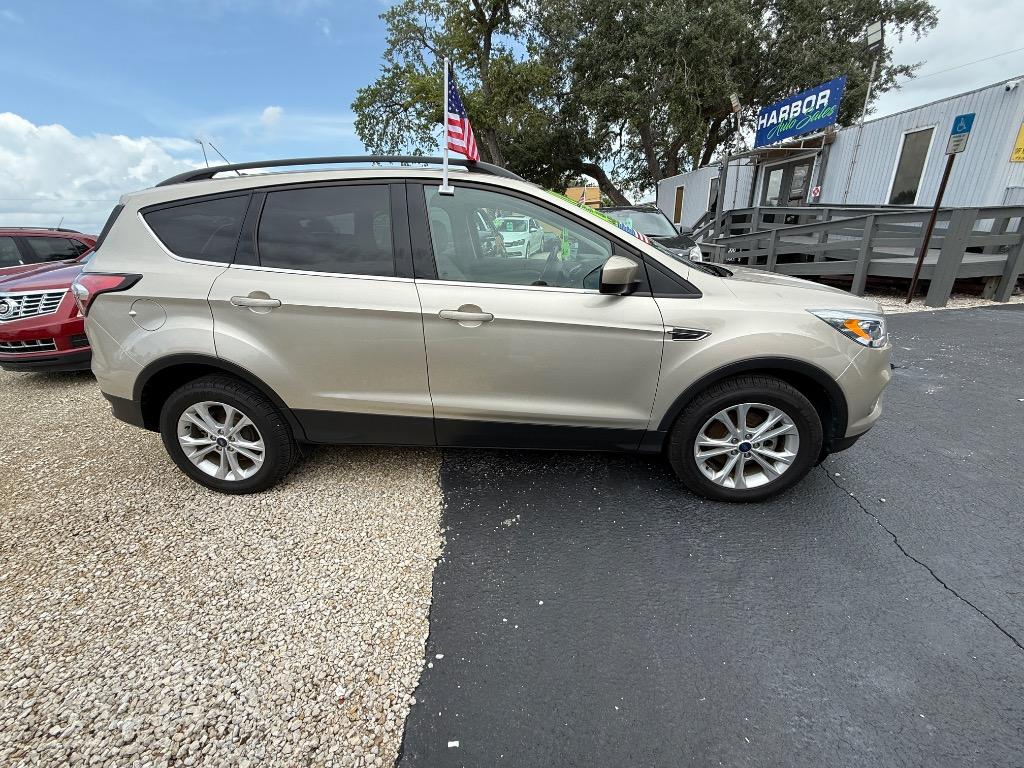 2018 Ford Escape - $15,990