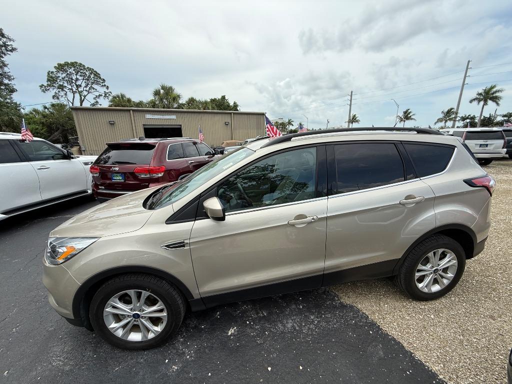 2018 Ford Escape - $15,990