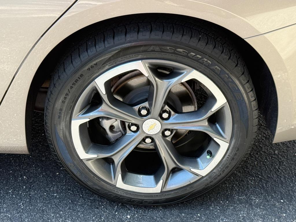 2023 Chevrolet Malibu - $20,990