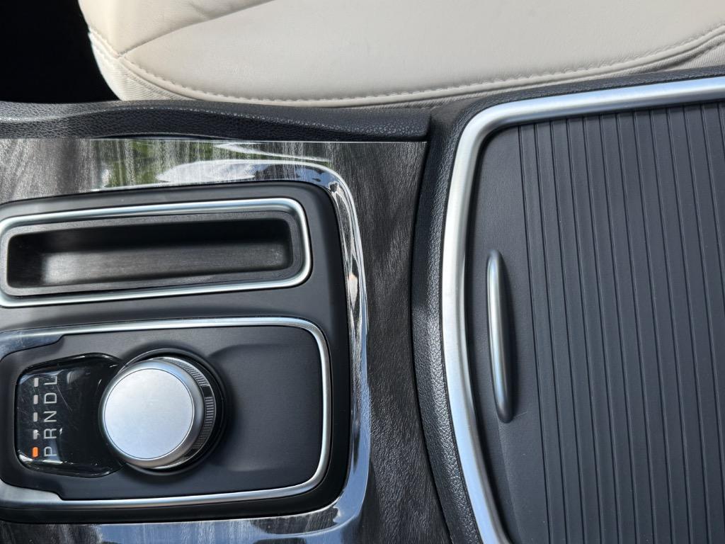 2017 Chrysler 300 - $19,990