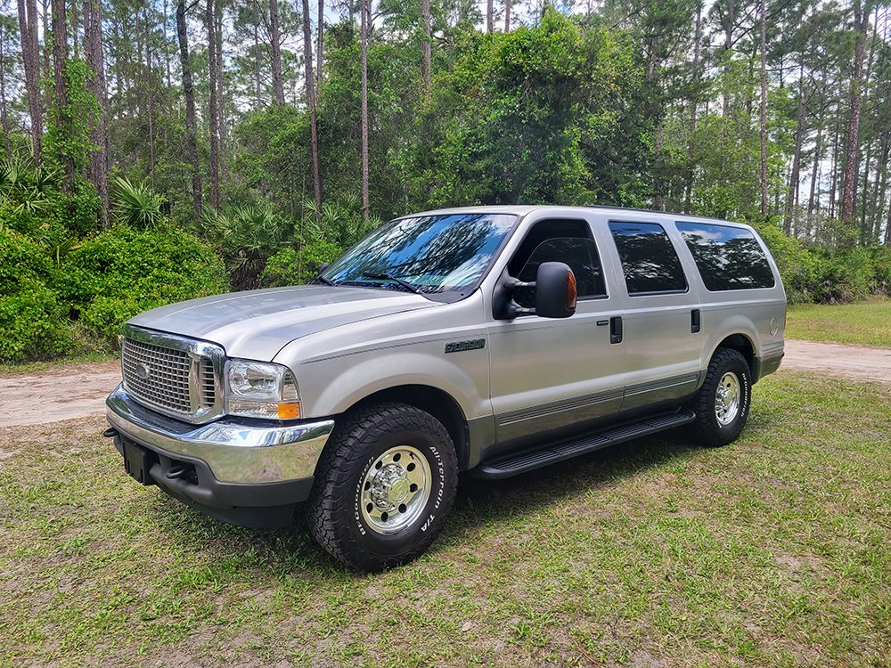 2004 Ford Excursion XLS photo